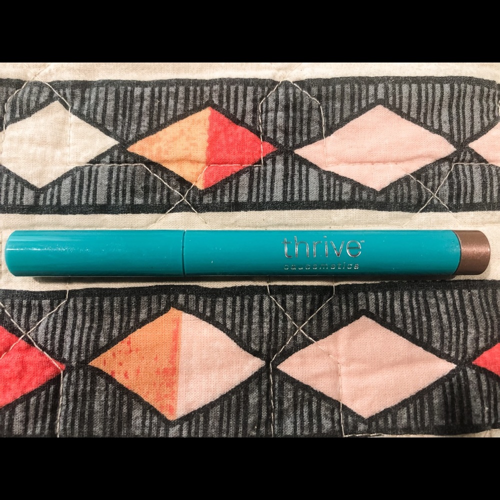 New! Thrive Causemetics Brilliant Eye Brightener - Muna